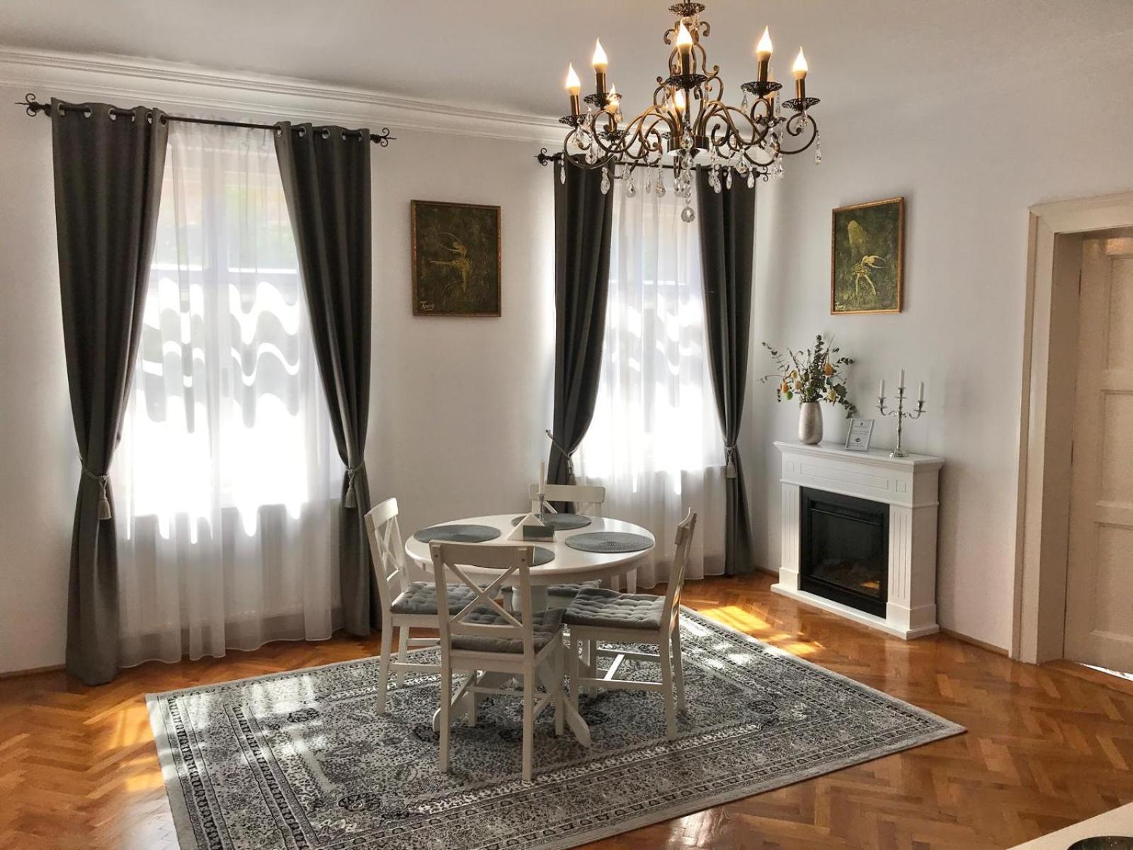 Residence Piata Armelor Sibiu Eksteriør bilde