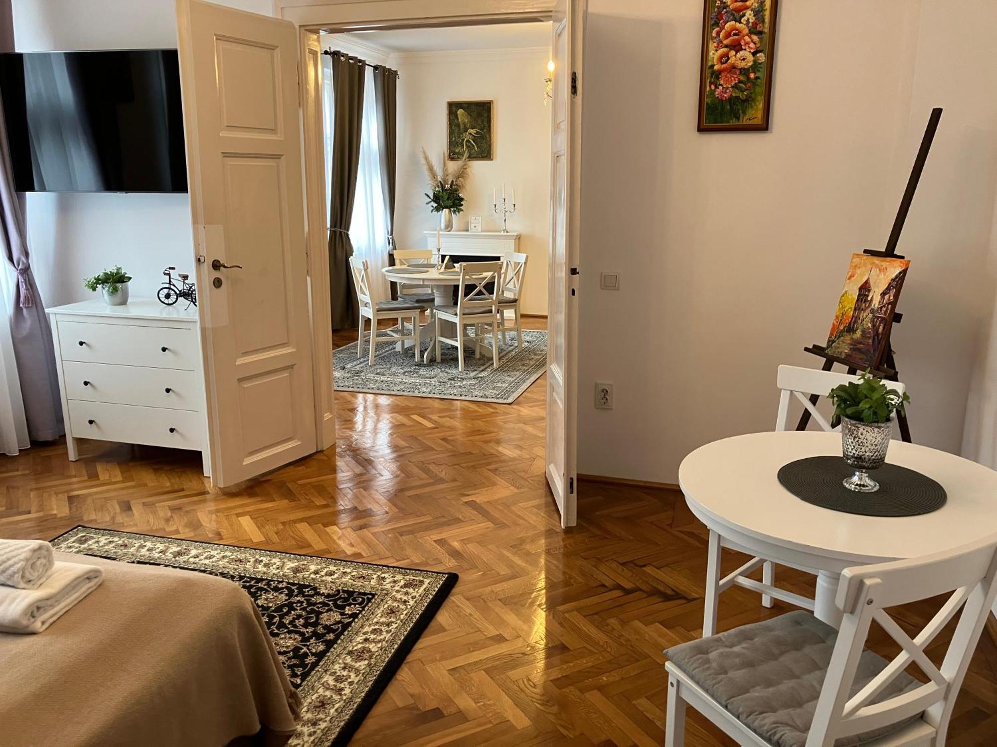 Residence Piata Armelor Sibiu Eksteriør bilde