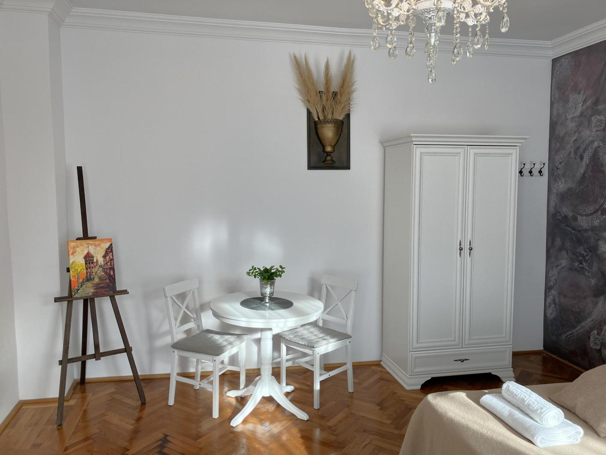 Residence Piata Armelor Sibiu Eksteriør bilde